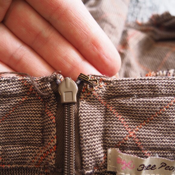 Free People Brown Tartan Plaid Lace Trim Skirt sz 4 - Picture 8 of 8